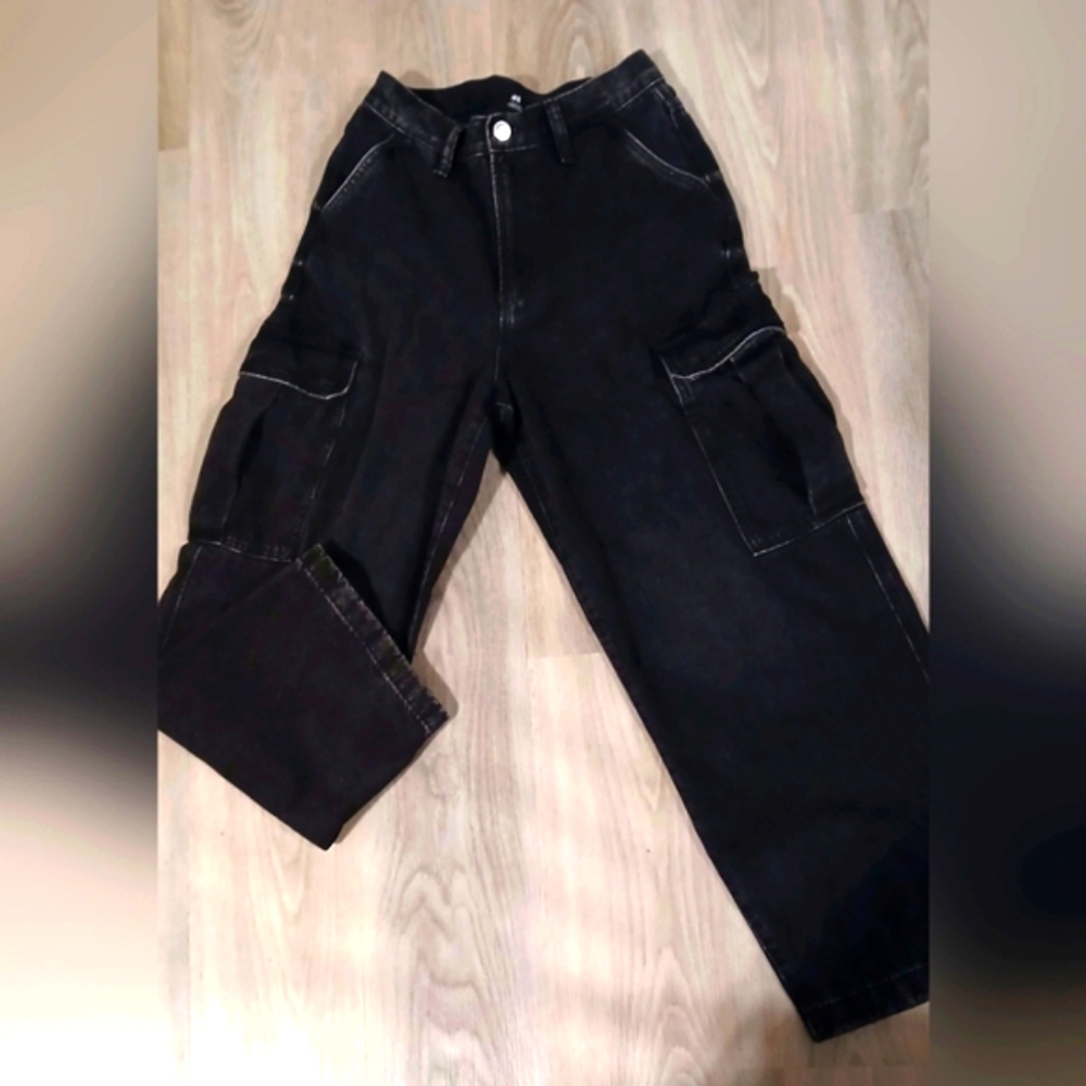 H&M CARGO Baggy Fit Black Pants Multiple Pockets Waist 28" Length 32" UNISEX